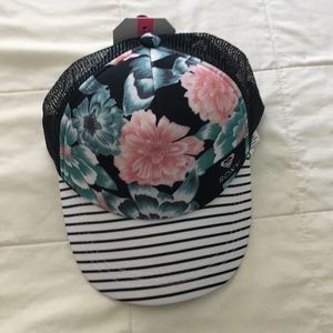 Cap. Roxy. Size OS. Never been worn.